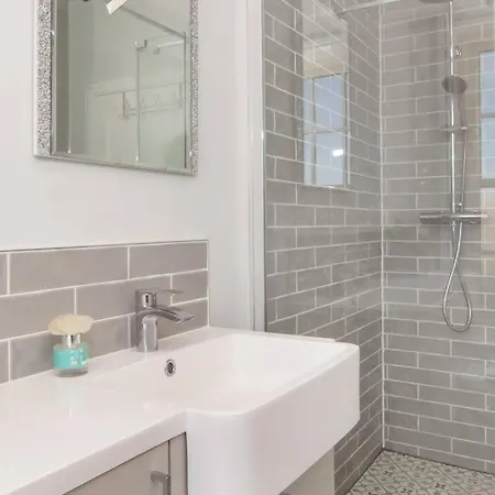 Station View Apartman *